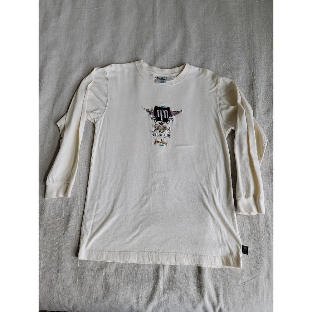 Vintage MGM Grand Mens M T Shirt Long Sleeve Las Vegas Embroidered Cream‎ 90s